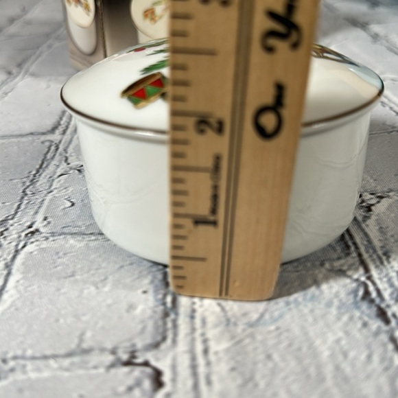Vintage Fine Porcelain Round Candy Box with Christmas Tree Design Walmart - Picture 12 of 14